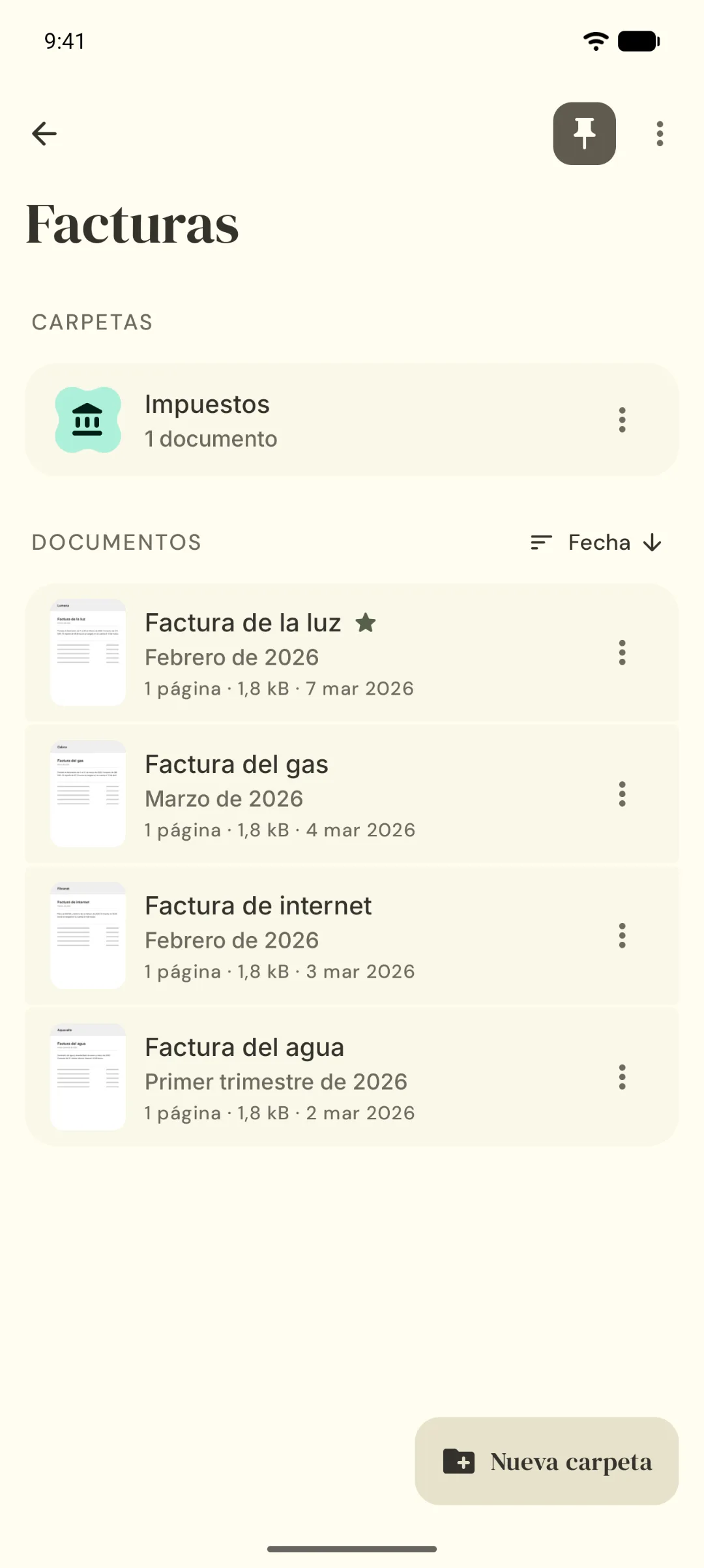 Una carpeta llamada Facturas con una subcarpeta y varios documentos.